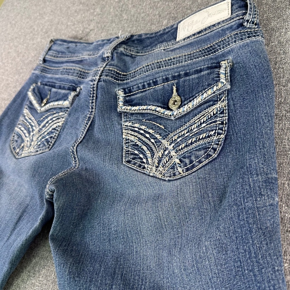 Ariya Jeans Jeans Women 7/8 Bootcut Blue Embroidered Flap Pocket EXCELLENT